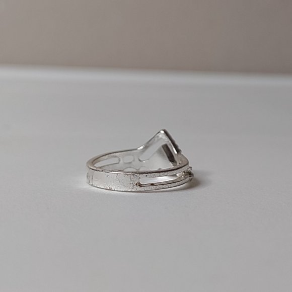 Tiny Cute Silver Tone Ring Size 3.25 - Picture 6 of 10